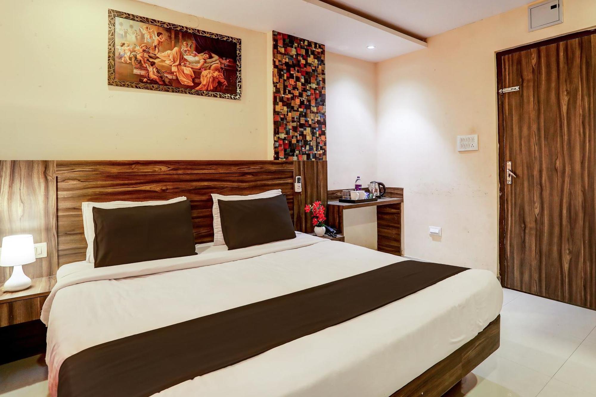OYO 16428 Hotel Vaishnavi Inn Haïdarabad Extérieur photo