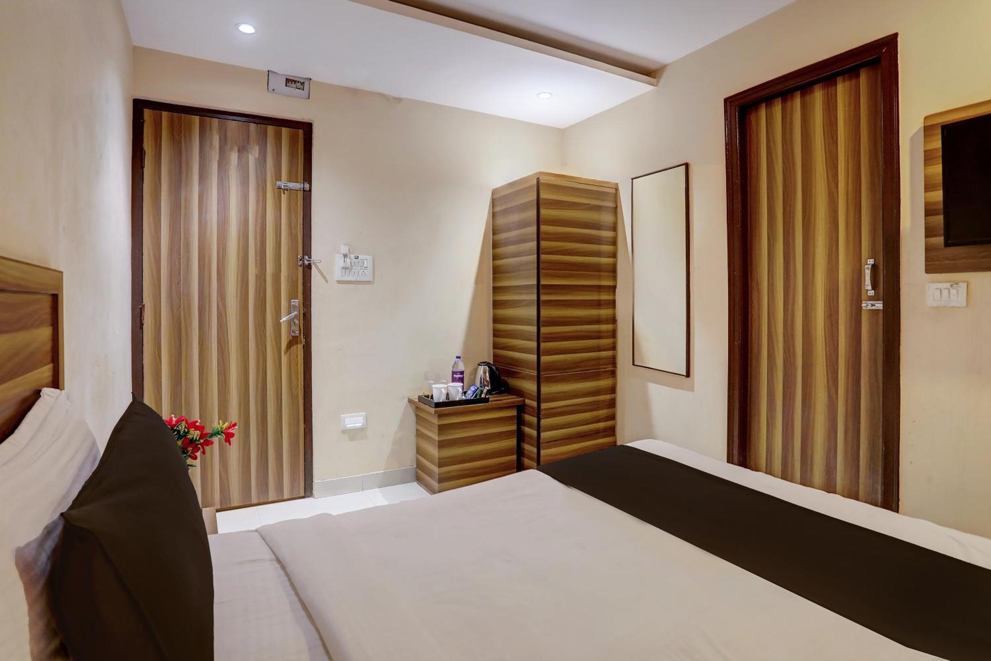 OYO 16428 Hotel Vaishnavi Inn Haïdarabad Extérieur photo